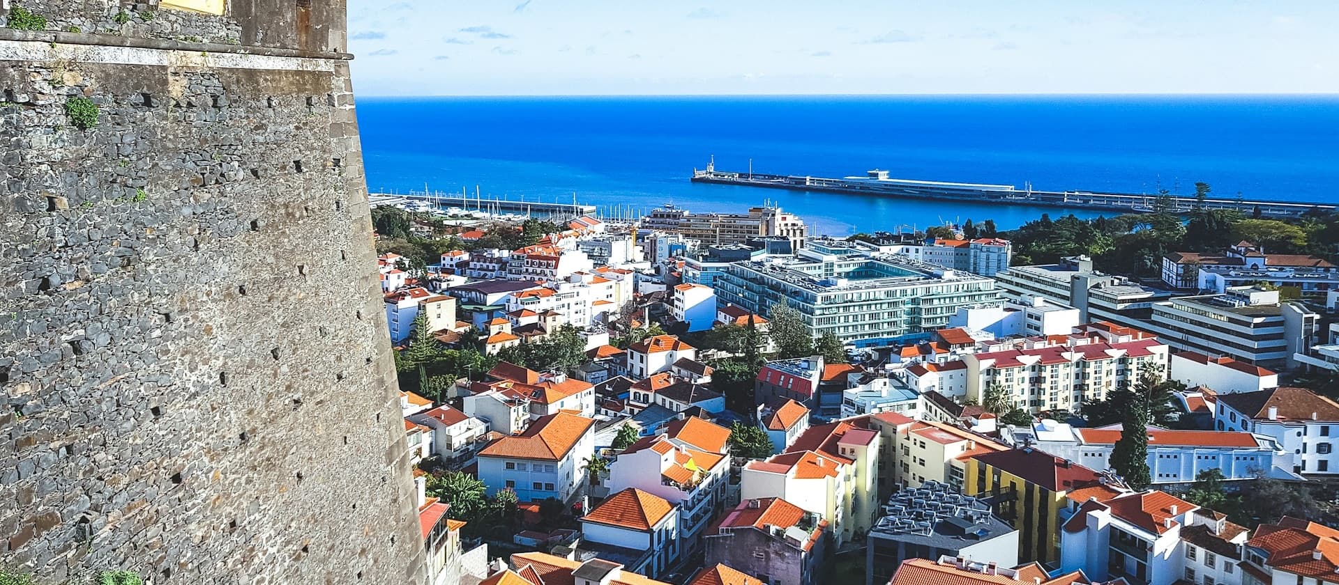 Uma vista de Funchal.